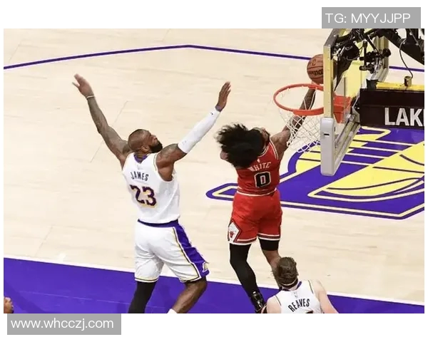 湖人队逆转公牛队，詹皇隔扣精彩表演带队胜利